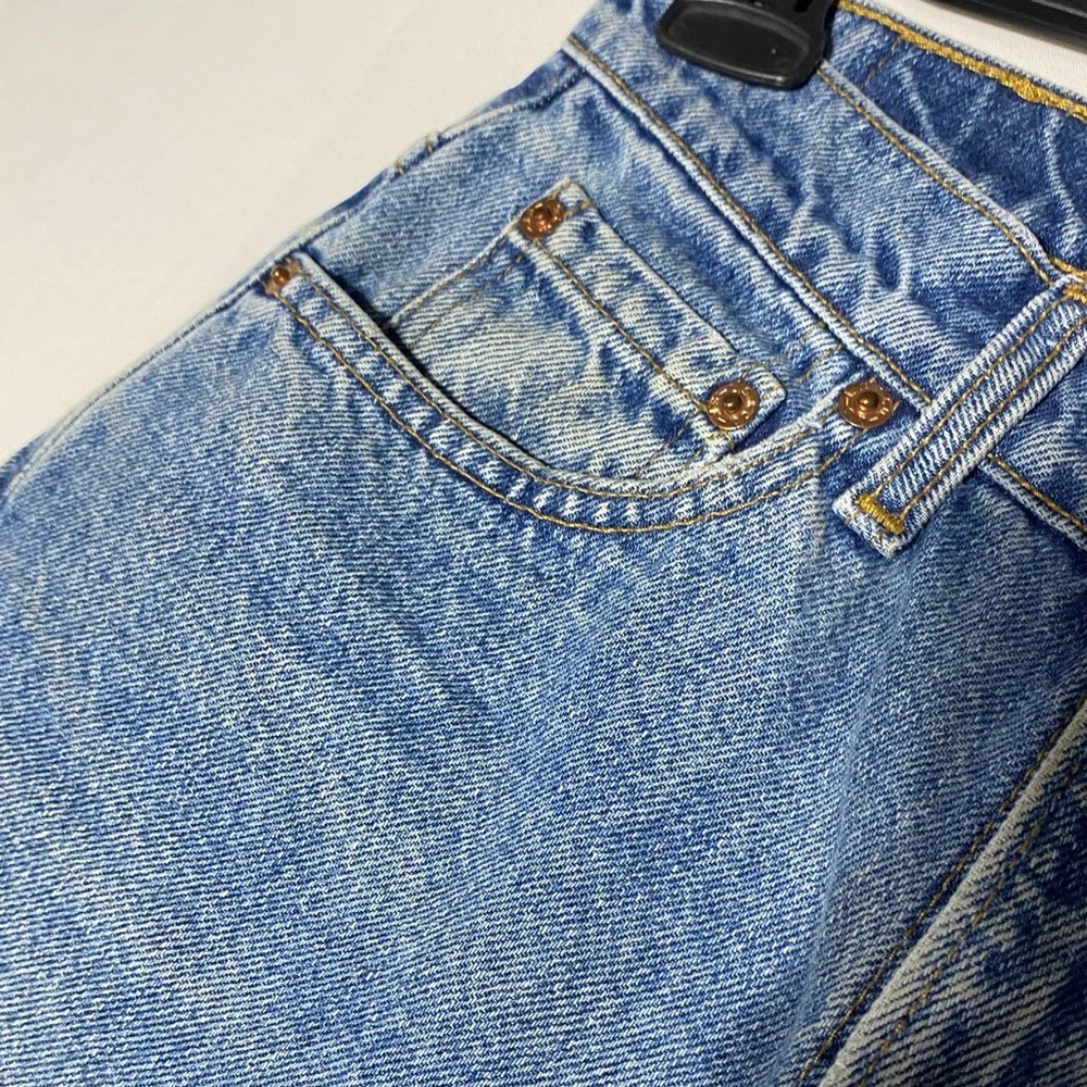 Vintage 90s Levi’s 521 Tapered Fit Petite High Rise Med Wash Blue Jeans 6P - Picture 9 of 16